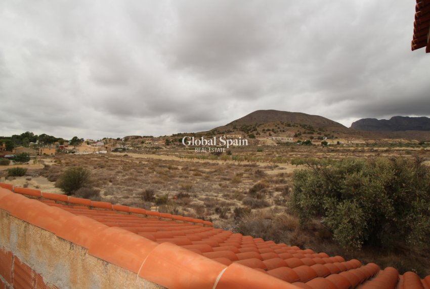 Resale - VILLA -
FORTUNA - Inland