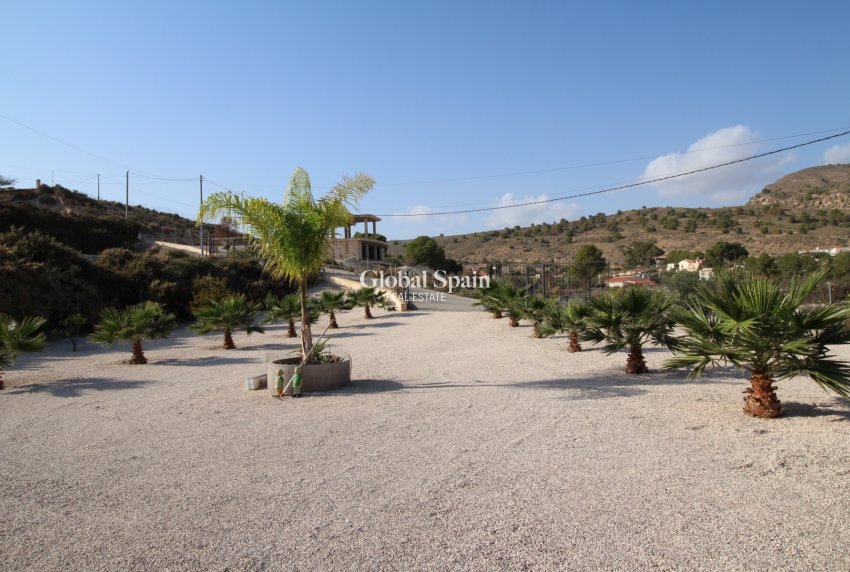 Resale - VILLA -
FORTUNA - Inland