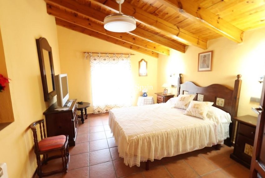 Resale - VILLA -
FORTUNA - Inland