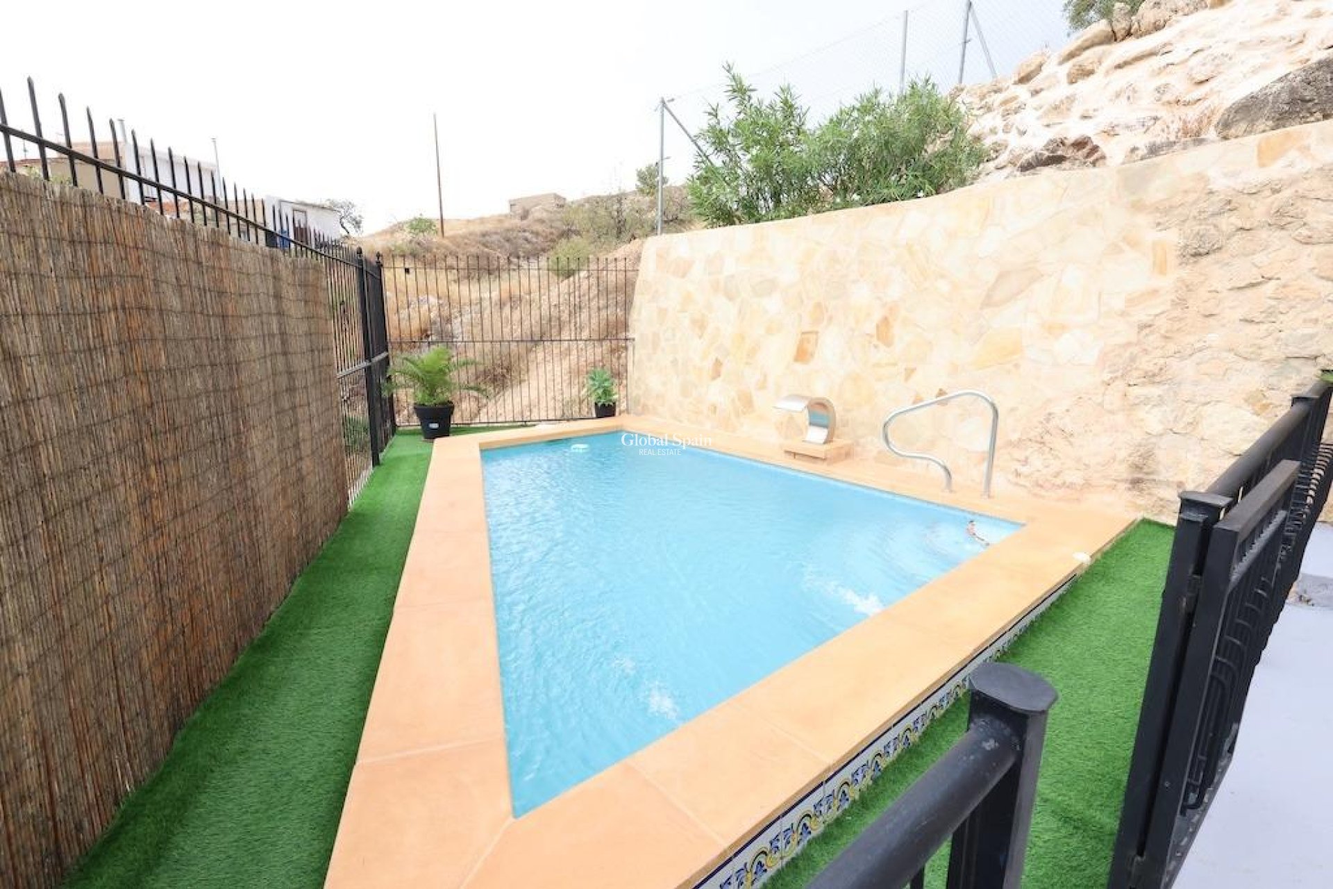 Resale - VILLA -
FORTUNA - Inland