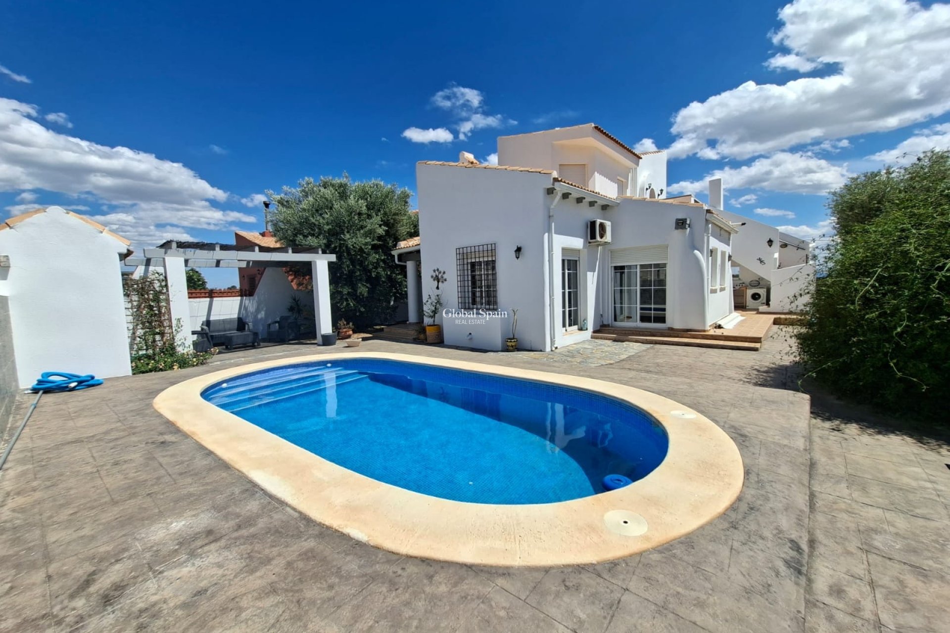 Resale - VILLA -
FORTUNA - Inland