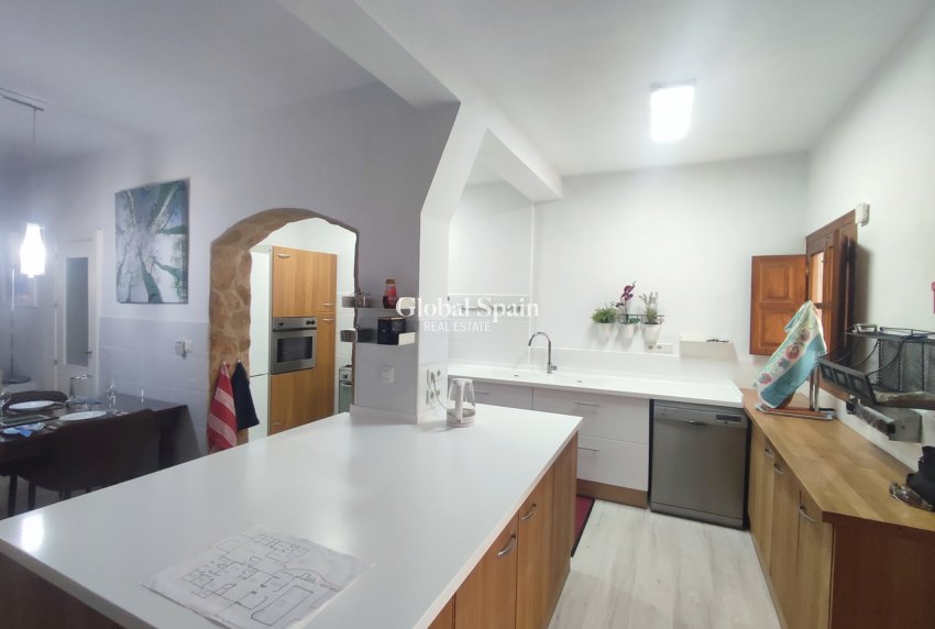 Resale - VILLA -
GEA Y TRUYOLS - Inland