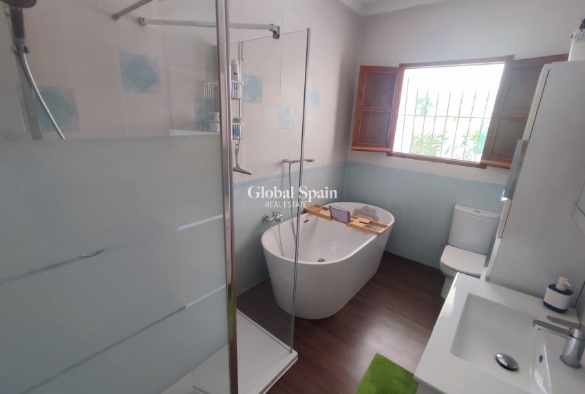 Resale - VILLA -
GEA Y TRUYOLS - Inland