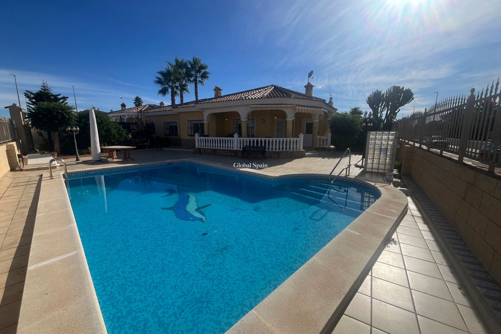 Resale - VILLA -
GEA Y TRUYOLS - Inland