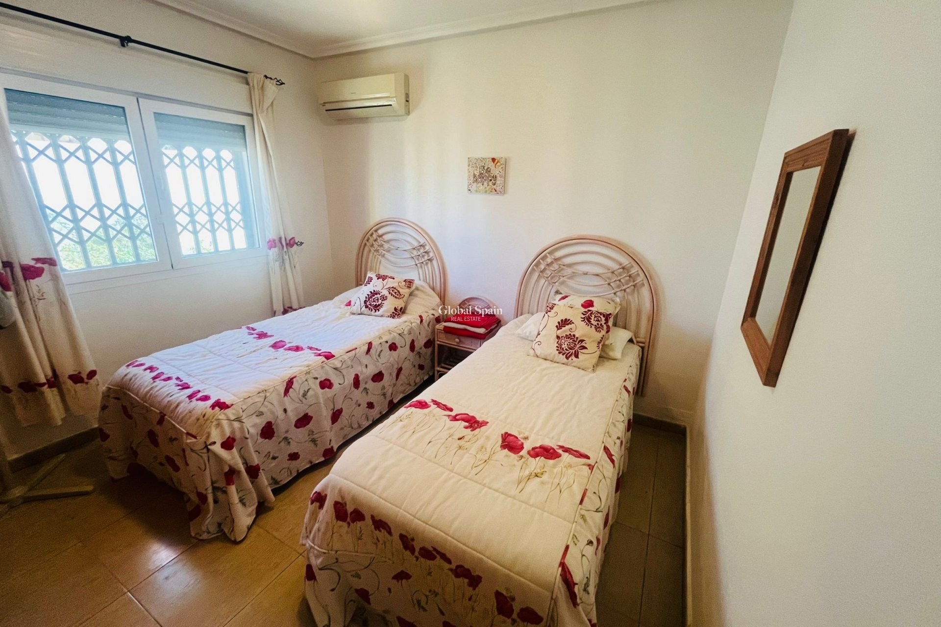 Resale - VILLA -
GEA Y TRUYOLS - Inland