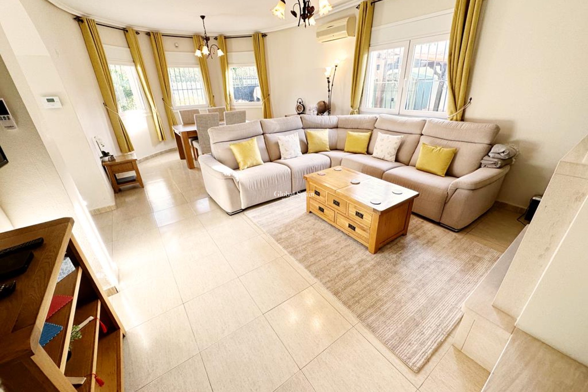 Resale - VILLA -
GEA Y TRUYOLS - Inland