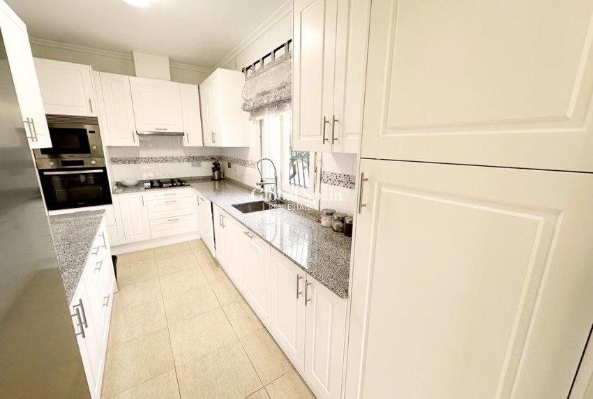 Resale - VILLA -
GEA Y TRUYOLS - Inland