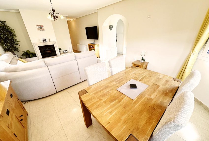 Resale - VILLA -
GEA Y TRUYOLS - Inland