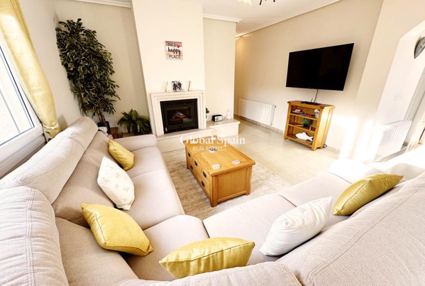 Resale - VILLA -
GEA Y TRUYOLS - Inland