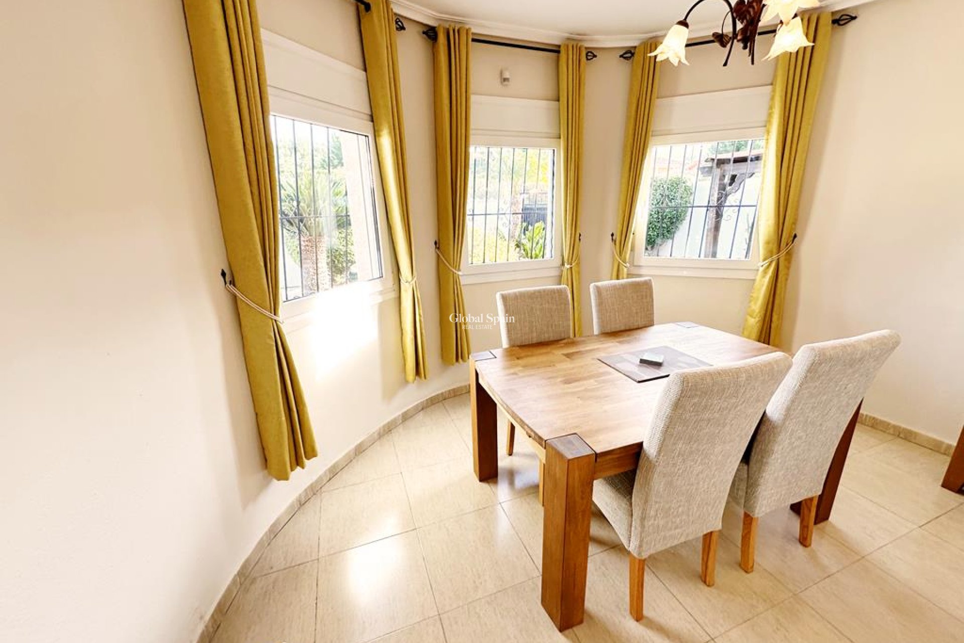 Resale - VILLA -
GEA Y TRUYOLS - Inland