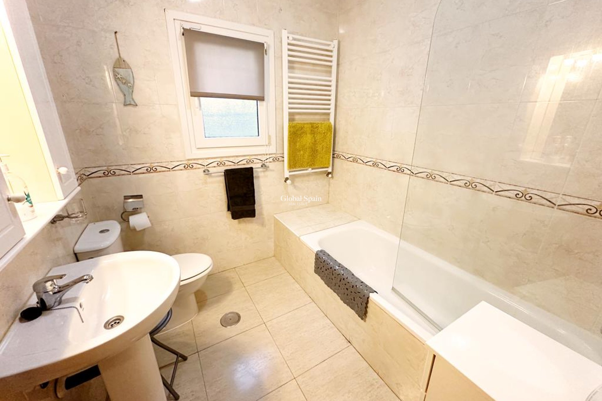 Resale - VILLA -
GEA Y TRUYOLS - Inland