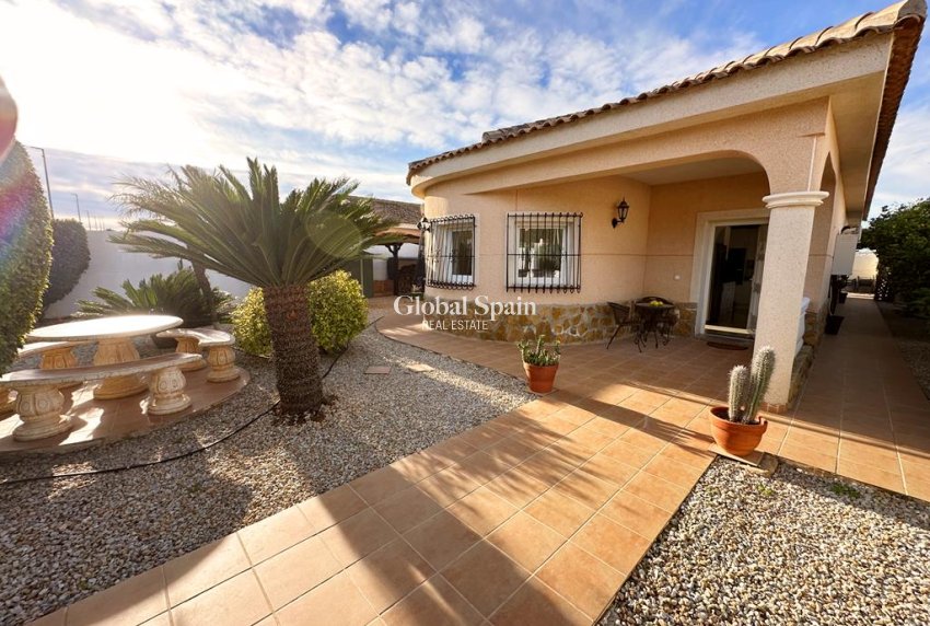 Resale - VILLA -
GEA Y TRUYOLS - Inland