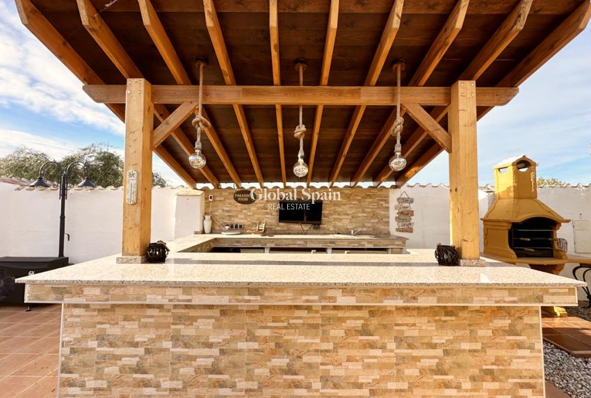 Resale - VILLA -
GEA Y TRUYOLS - Inland