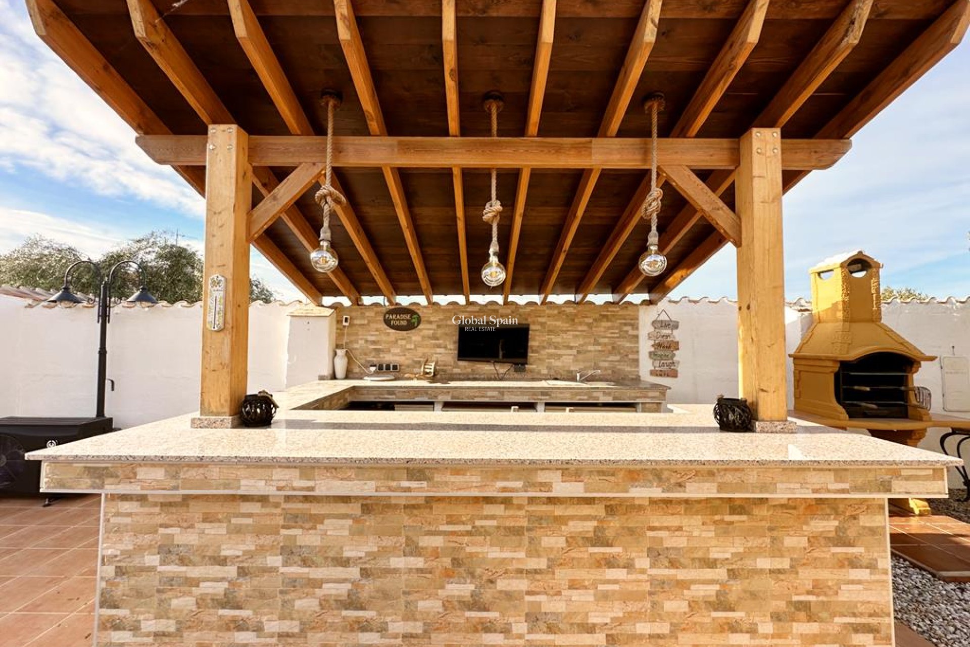 Resale - VILLA -
GEA Y TRUYOLS - Inland