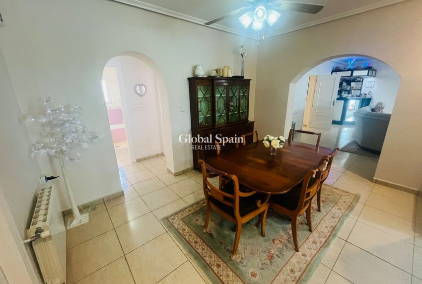 Resale - VILLA -
GEA Y TRUYOLS - Inland