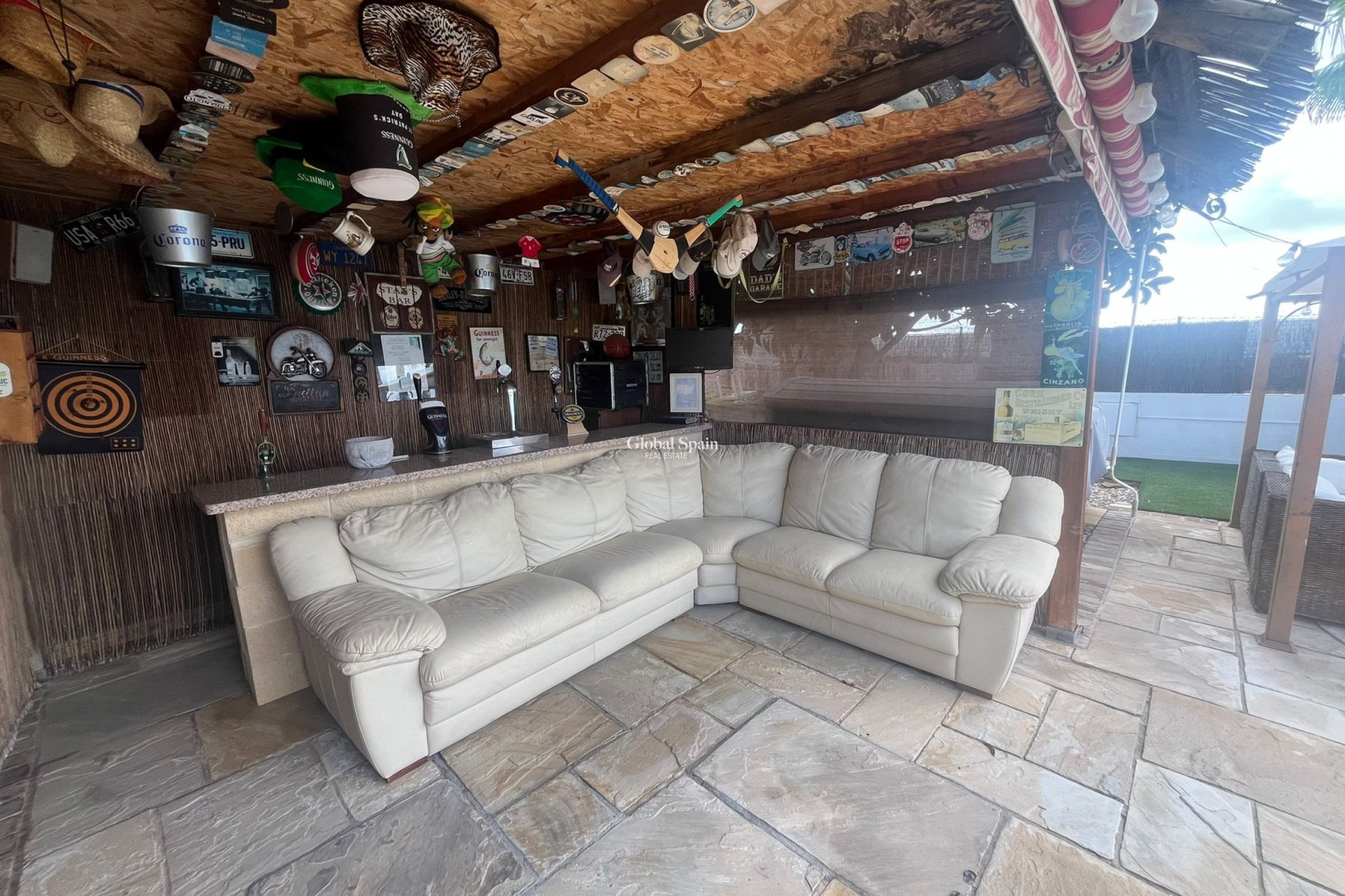 Resale - VILLA -
GEA Y TRUYOLS - Inland