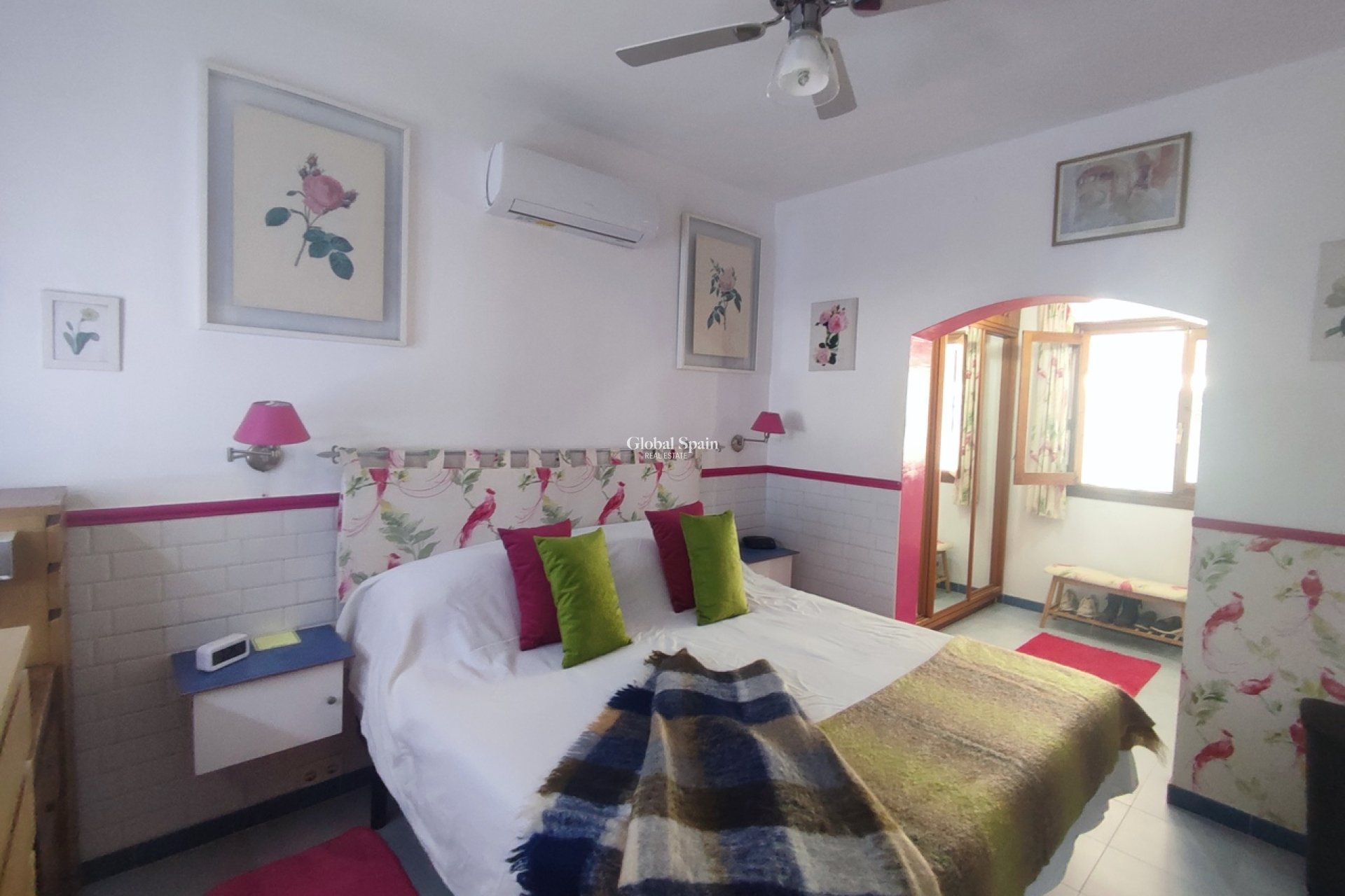 Resale - VILLA -
GEA Y TRUYOLS - Inland