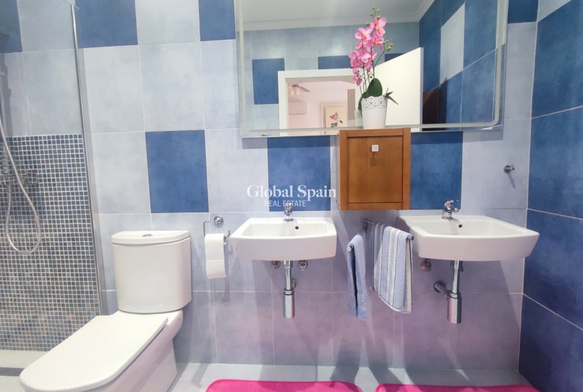 Resale - VILLA -
GEA Y TRUYOLS - Inland