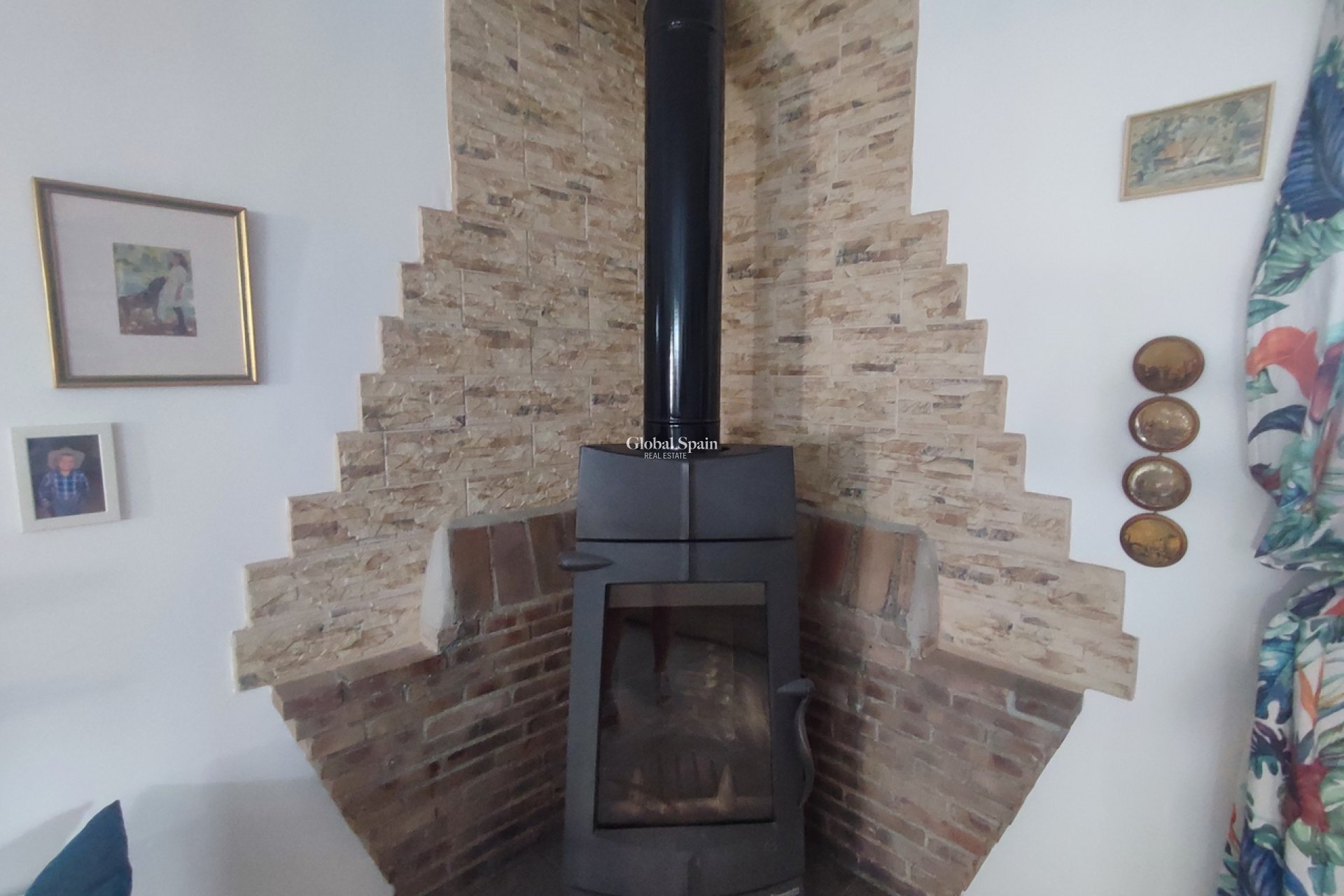 Resale - VILLA -
GEA Y TRUYOLS - Inland