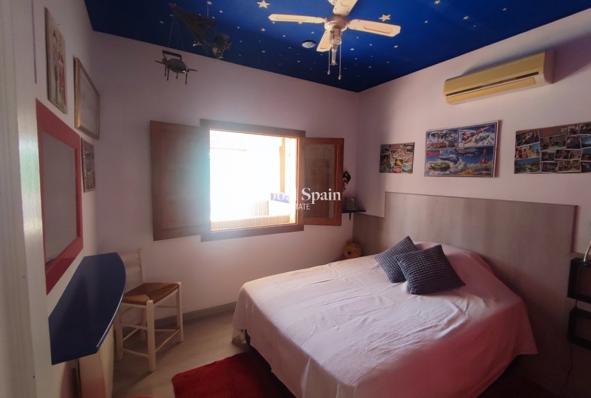 Resale - VILLA -
GEA Y TRUYOLS - Inland