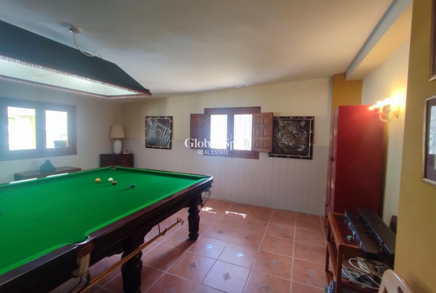 Resale - VILLA -
GEA Y TRUYOLS - Inland