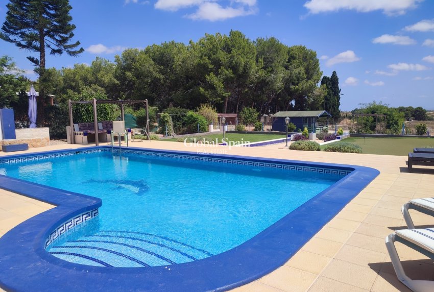 Resale - VILLA -
GEA Y TRUYOLS - Inland
