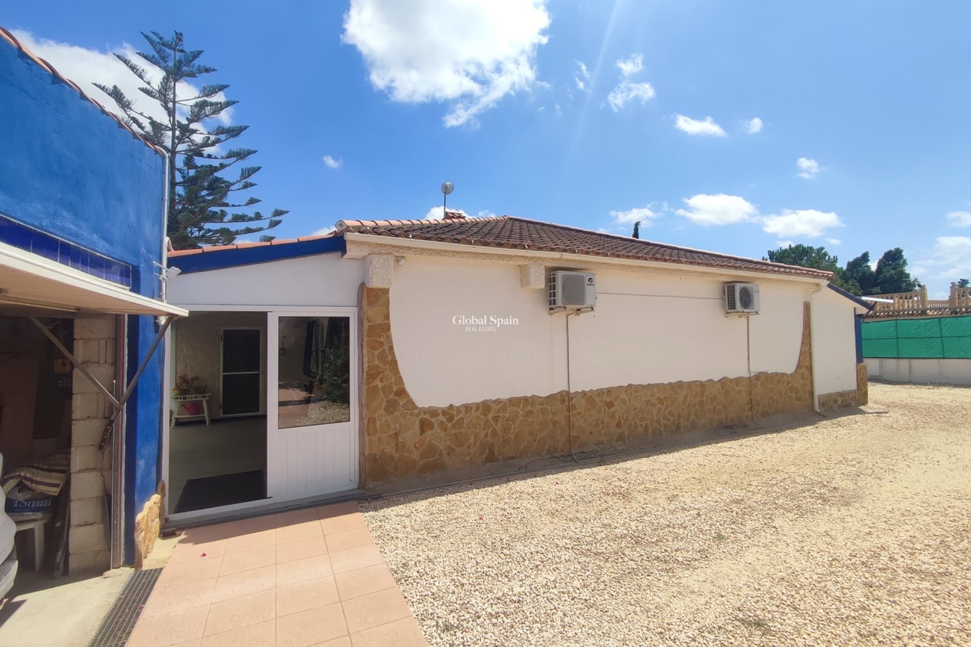 Resale - VILLA -
GEA Y TRUYOLS - Inland