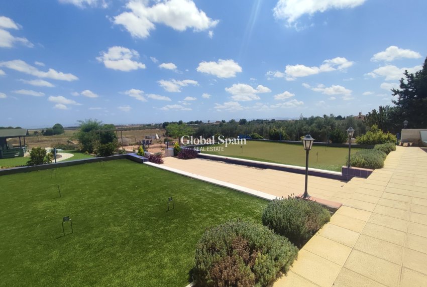 Resale - VILLA -
GEA Y TRUYOLS - Inland