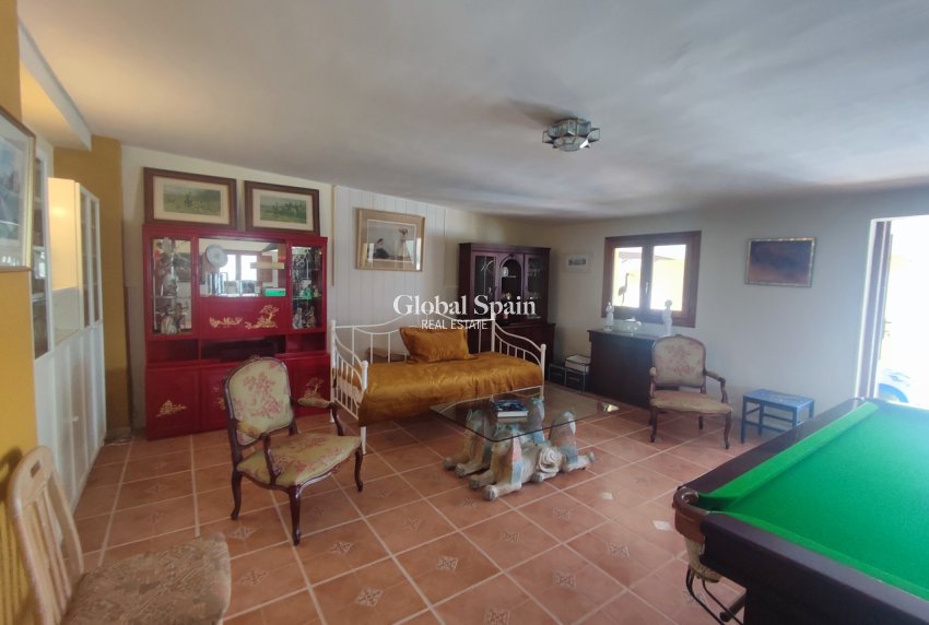 Resale - VILLA -
GEA Y TRUYOLS - Inland