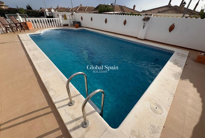 Resale - VILLA -
GEA Y TRUYOLS - Inland