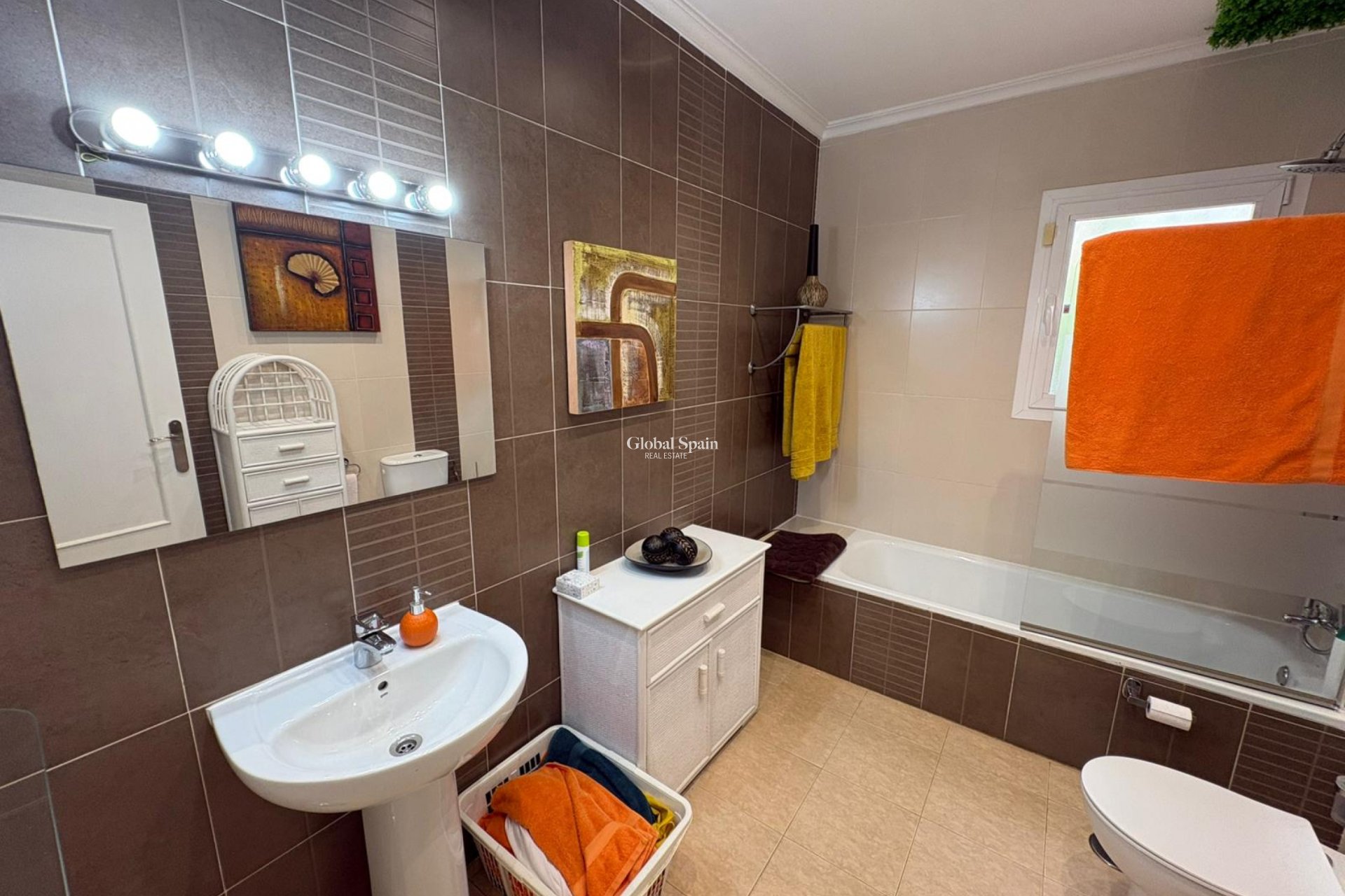 Resale - VILLA -
GEA Y TRUYOLS - Inland