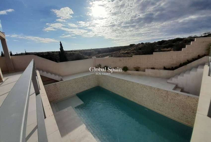Resale - VILLA -
GRAN ALACANT - Costa Blanca
