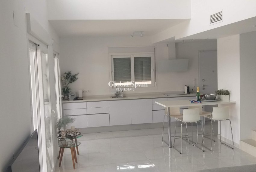 Resale - VILLA -
GRAN ALACANT - Costa Blanca