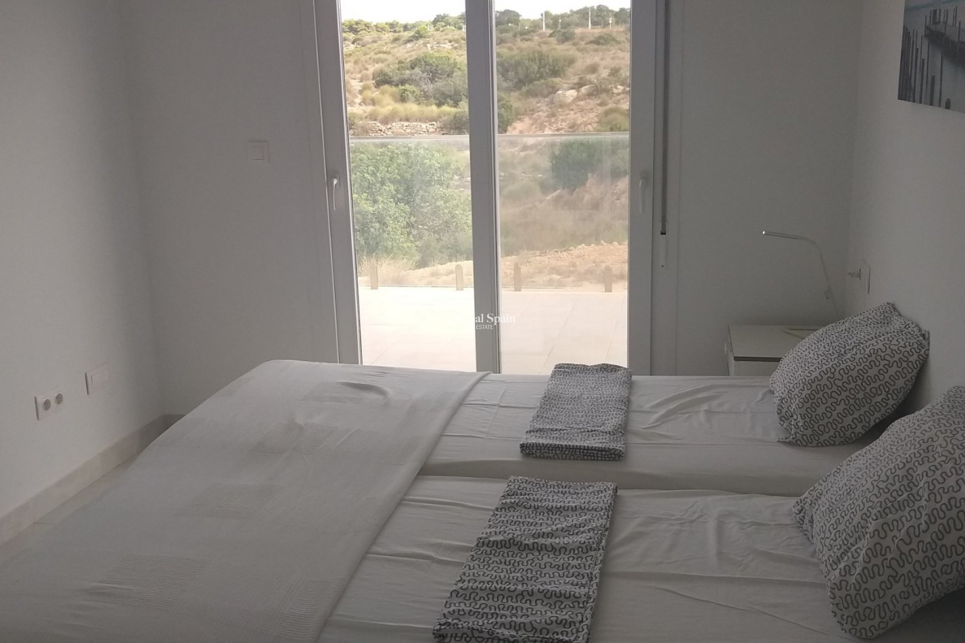 Resale - VILLA -
GRAN ALACANT - Costa Blanca