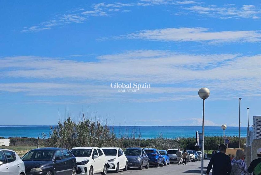 Resale - VILLA -
GUARDAMAR DEL SEGURA - Campomar