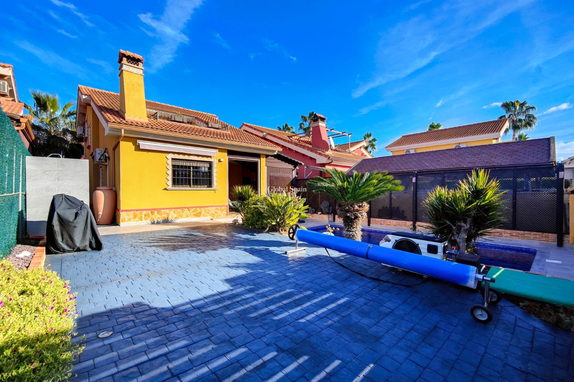 Resale - VILLA -
GUARDAMAR DEL SEGURA - Costa Blanca