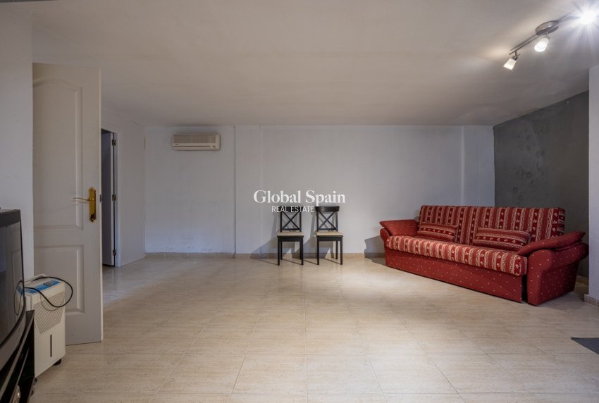 Resale - VILLA -
GUARDAMAR DEL SEGURA - Costa Blanca