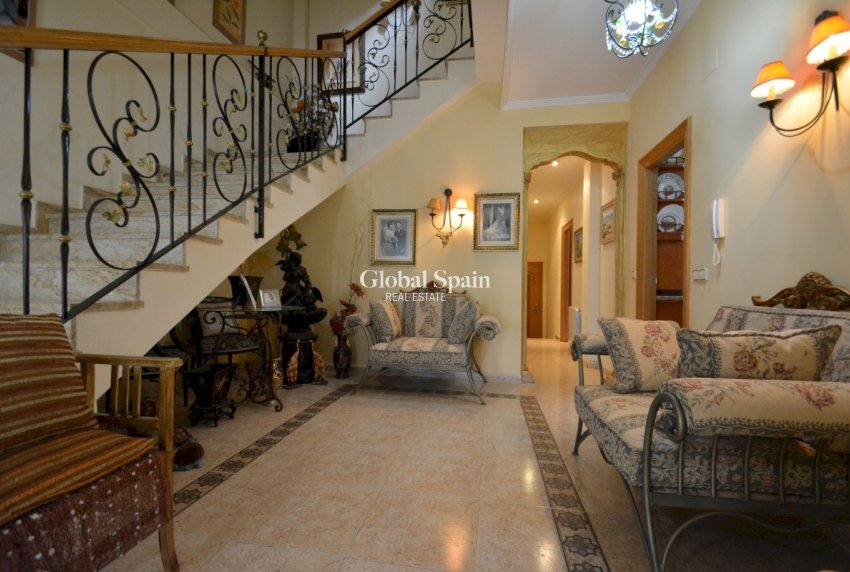 Resale - VILLA -
GUARDAMAR DEL SEGURA - Costa Blanca