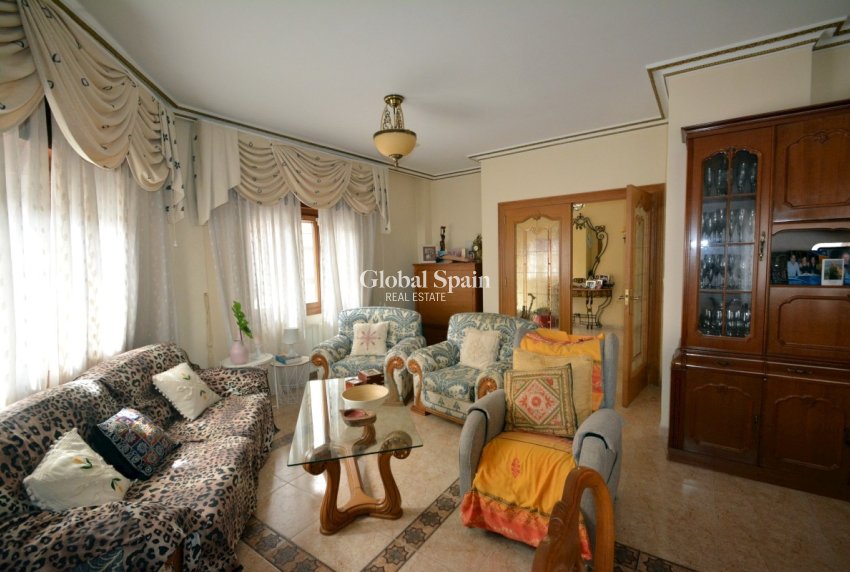 Resale - VILLA -
GUARDAMAR DEL SEGURA - Costa Blanca
