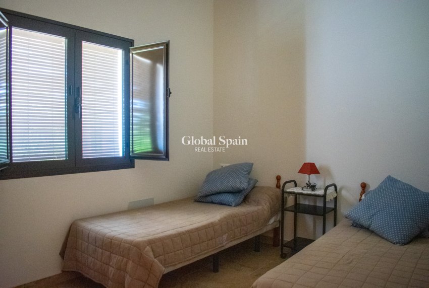 Resale - VILLA -
GUARDAMAR DEL SEGURA - EL RASO