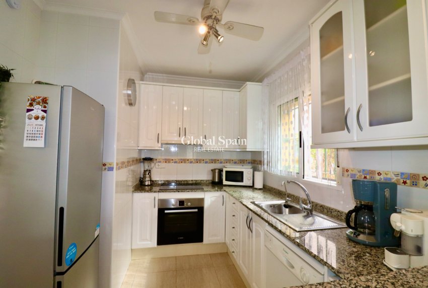 Resale - VILLA -
GUARDAMAR DEL SEGURA - EL RASO