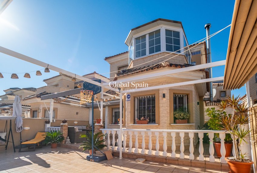 Resale - VILLA -
GUARDAMAR DEL SEGURA - EL RASO