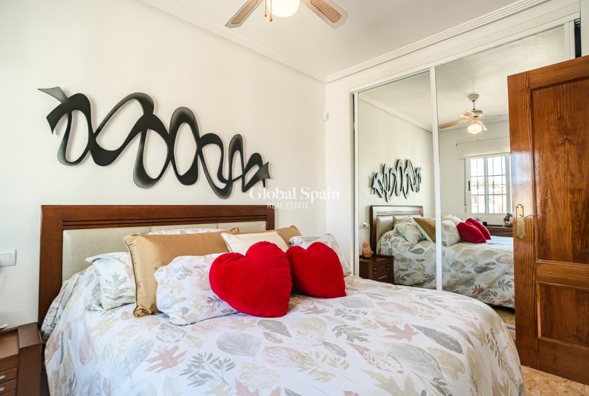 Resale - VILLA -
GUARDAMAR DEL SEGURA - EL RASO