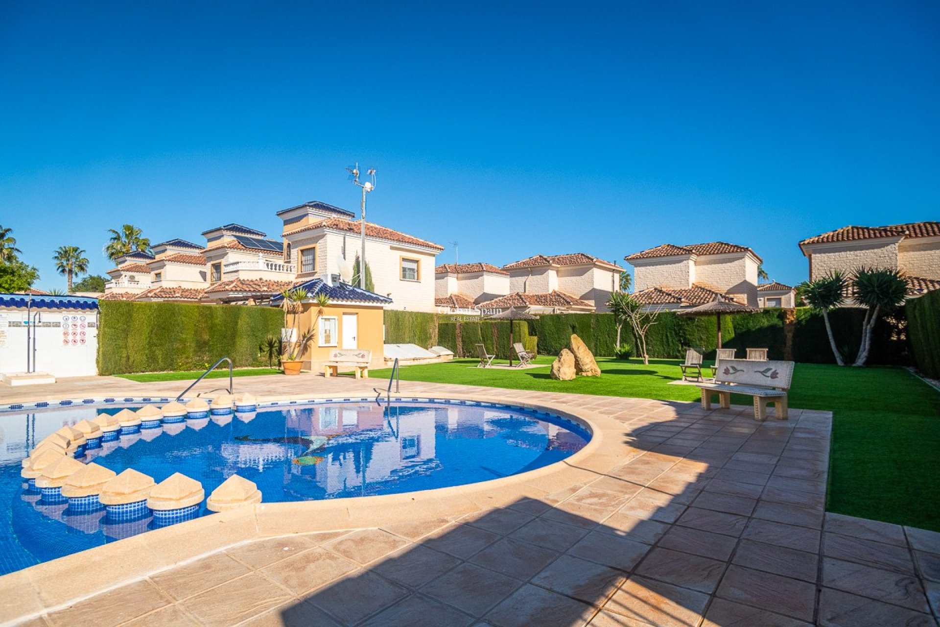 Resale - VILLA -
GUARDAMAR DEL SEGURA - EL RASO