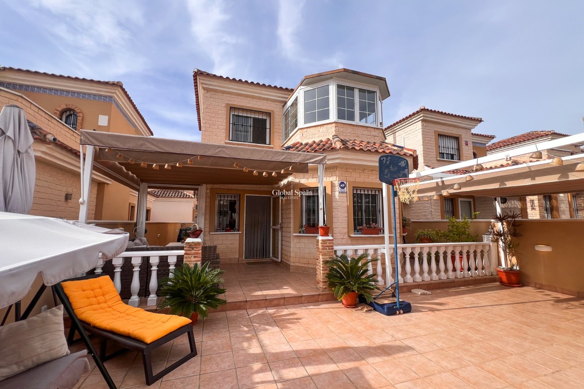 Resale - VILLA -
GUARDAMAR DEL SEGURA - EL RASO