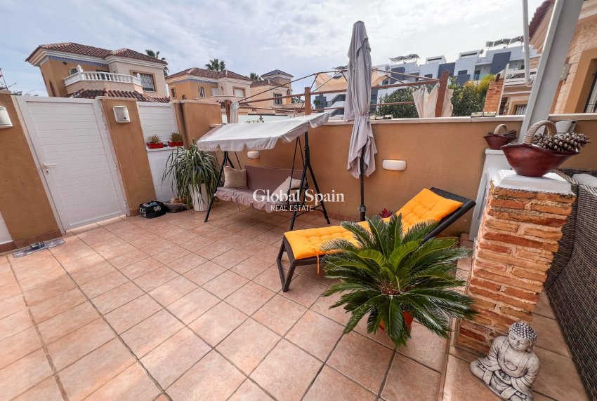 Resale - VILLA -
GUARDAMAR DEL SEGURA - EL RASO