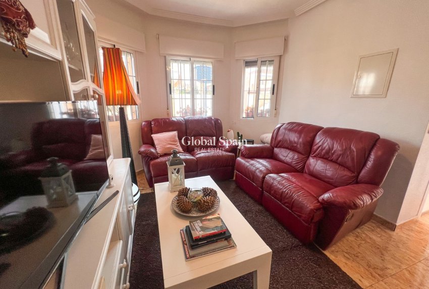 Resale - VILLA -
GUARDAMAR DEL SEGURA - EL RASO