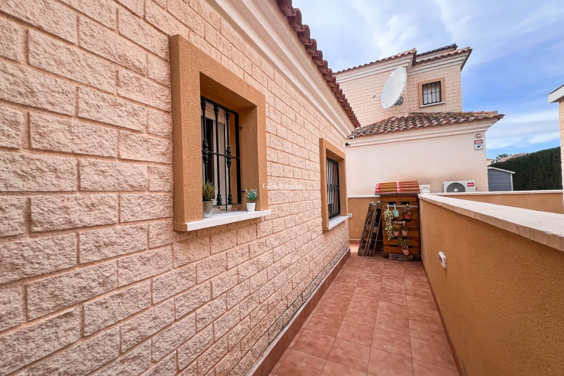 Resale - VILLA -
GUARDAMAR DEL SEGURA - EL RASO