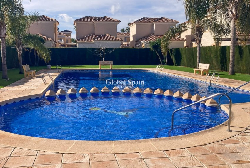 Resale - VILLA -
GUARDAMAR DEL SEGURA - EL RASO