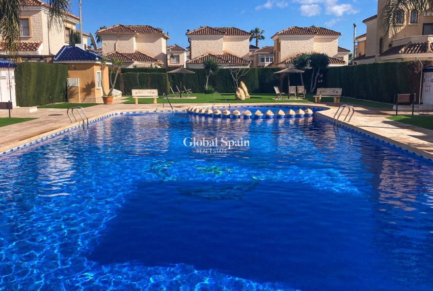 Resale - VILLA -
GUARDAMAR DEL SEGURA - EL RASO